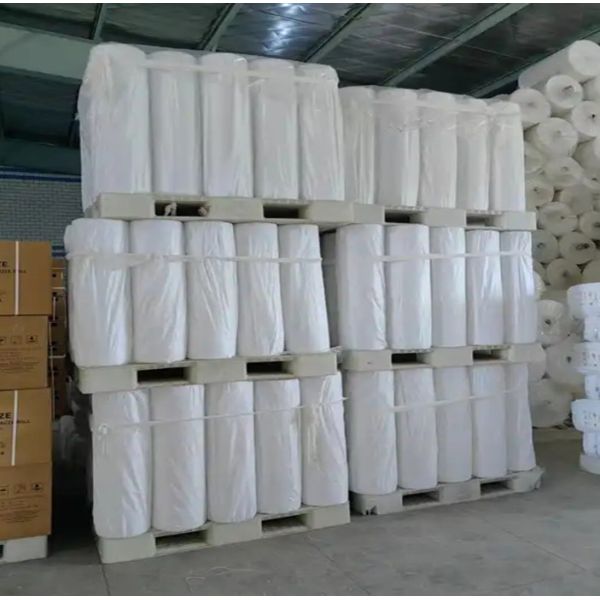 100% Absorbent Cotton Jumbo Gauze Roll Customizable Size BP Standards Compliant for Medical Use