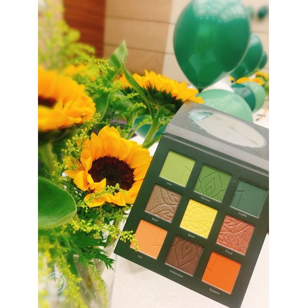 Производство ODM OEM палитры теней для век солнцецвета косметик макияжа метки частного назначения высокое пигментированное