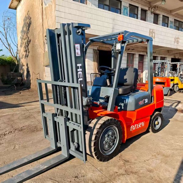 Used Heli 30 Mini Forklift Truck With Japanese Isuzu Engine 3ton Diesel Forklift With 3000mm 4500mm Manual/Automatic Transmission