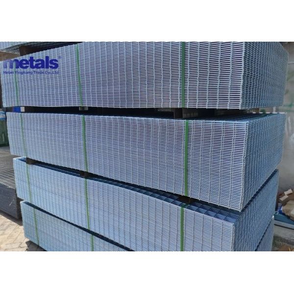 Промышленные оцинкованные сварные проволочные сетки / стальные сетки ограждения Bwg12 Odm