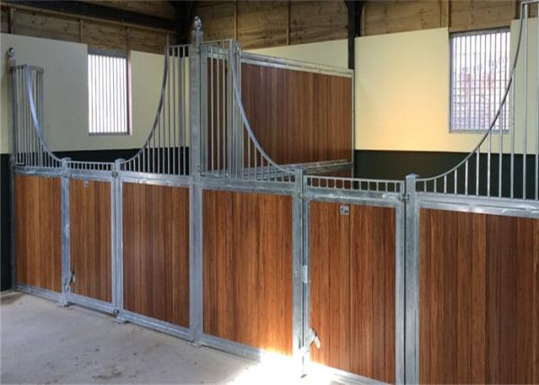 Portable Bamboo Board Horse Stable Box / Metal Horse Fence With Sliding Door
