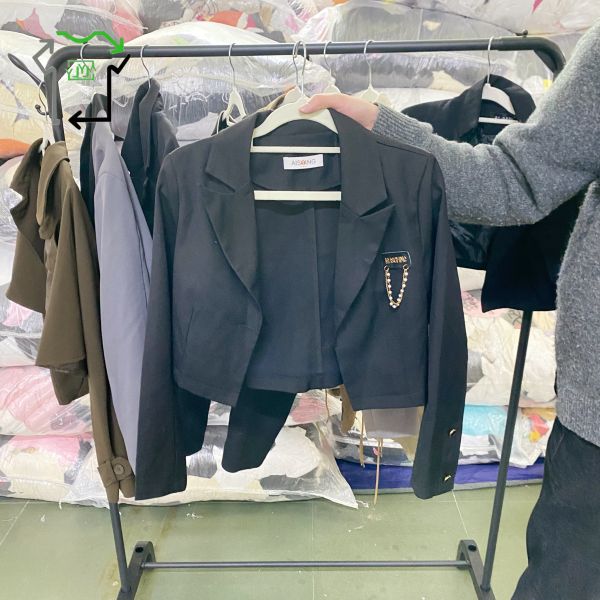 Wholesale Women's Suit Short Style Second-hand Hot Girl Used Clothes Fashionable Mini Skirt Clean Wear High Quality Second Hand Clothes