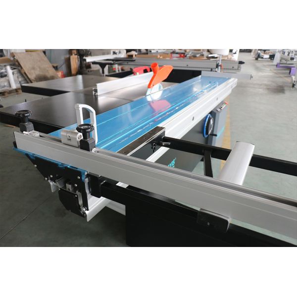 Second Hand Panel Saw Machine with 5.5KW Power and 120mm Scorning Saw Blade Diameter