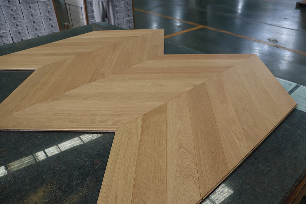 Prime Grade Euro Oak Chevron Engineered Wood Floor Chevron Pattern Parquet