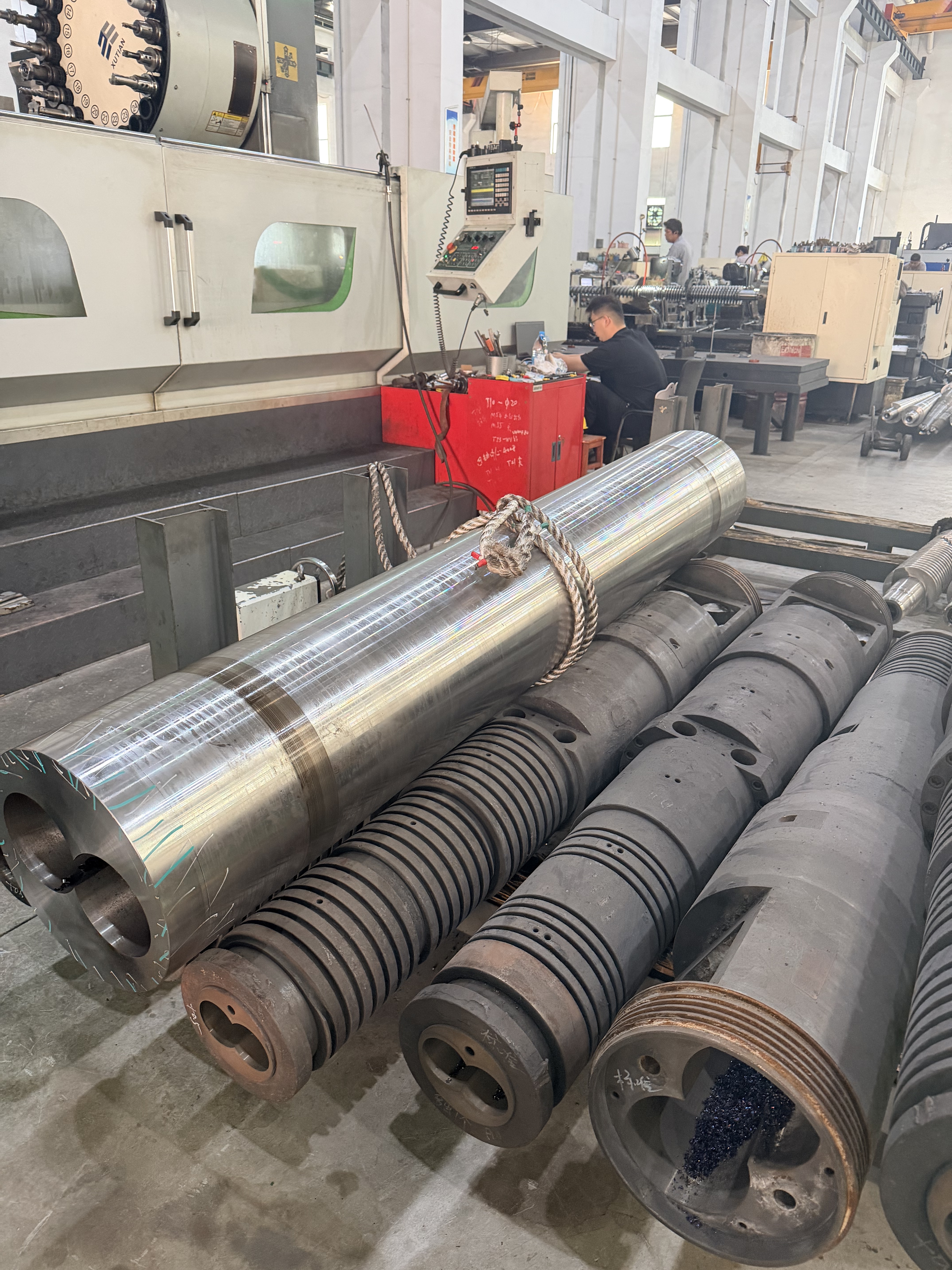 Hardness HV950-1100 Parallel Twin Screws and Barrels Equipped with Air Cooling Providing Performance in Plastic Extrusion Processes