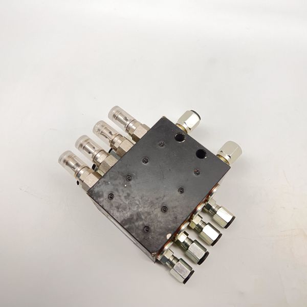 Прогрессивный распределитель 8ASQ-0.1/0.15/0.2X2/D66D подходит для смазки бочек насоса