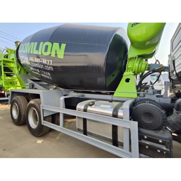 HOWO 371 Used Concrete Trucks 8x4 Cement Mixer