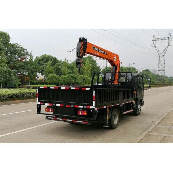 HOWO Crane Truck with Tipper 8 Ton Crane Trucks Mounted