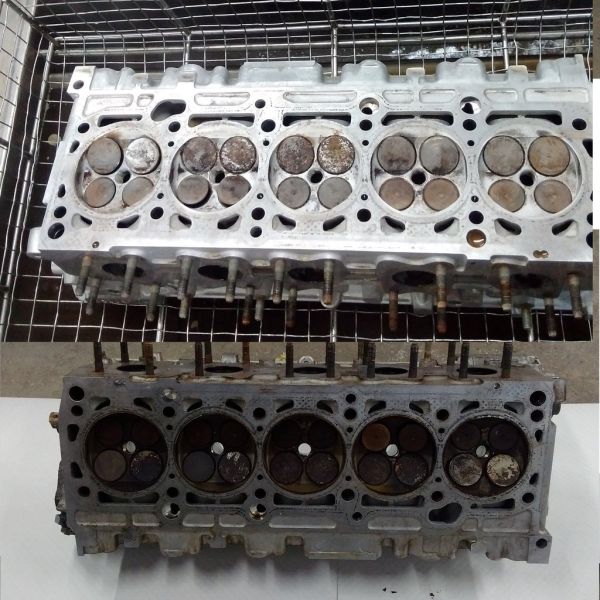 Морская шлюпка забортных двигателей двигателя разделяет машину чистки двигателя частей автомобиля обсаливая