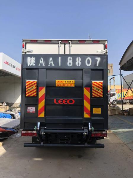 Truck tailboard with a load of 1500Kg and double cantilever lifting, color and voltage can be customized