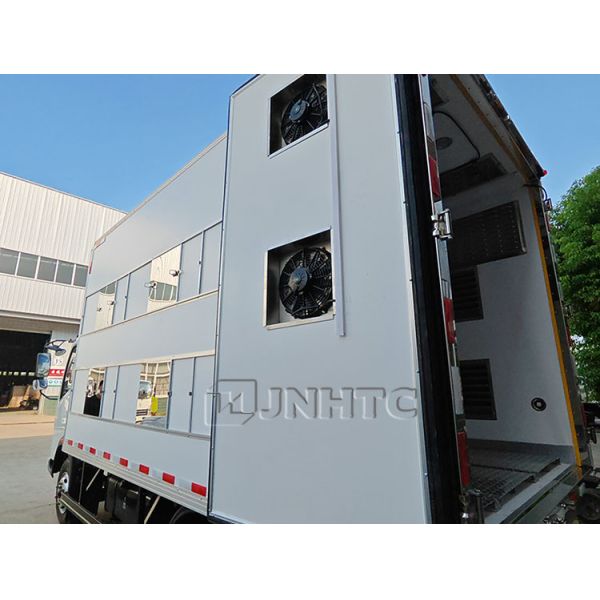 HOWO 4X2 Легкий грузовик для перевозки цыплят Маленький транспорт для доставки цыплят