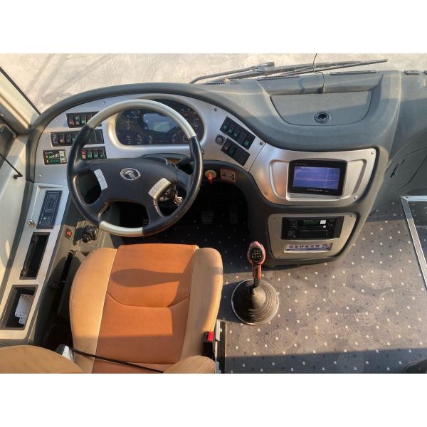 Используемый туристический автобус Kinglong XMQ6802 используемое евро двигателя Yuchai мест автобуса 34 5 стальных шасси высококачественных