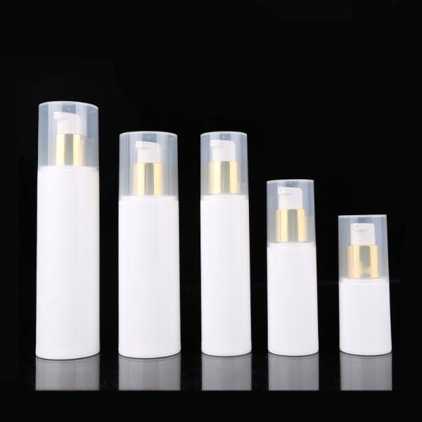 Le petit cosmétique privé d'air en plastique blanc met la capacité en bouteille du placage à l'or 30ml 100ml
