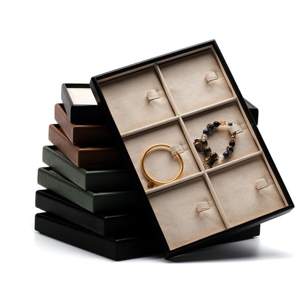 Velours douces intérieures en cuir en PU pour les bijoux