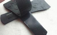L'habillement fait sur commande de douille de vêtement raccorde la surface polonaise mate de Velcro de TPU avec le logo en plastique de relief brillant