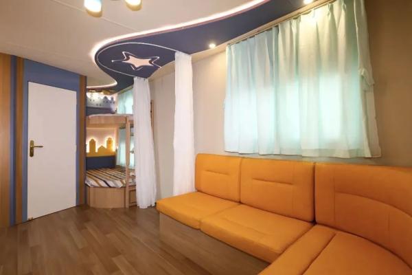 Luxury Hotel Caravan, Luxury Trailer, Hotel Trailer, Richly Equipped, Luxury, 4X4 Trailer，Parent-child trailer RV