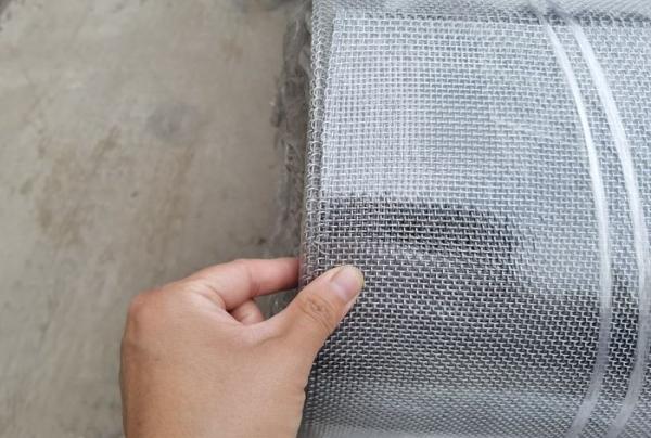 0.5-3.0m Width Stainless Steel Woven Wire Mesh Twilled Weave For Sieve Filtration