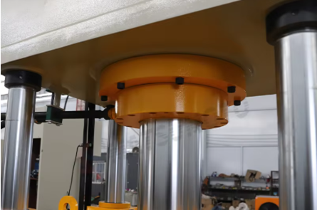 Three Beam 200 Ton Hydraulic Press Four Column Press Machine High Precision