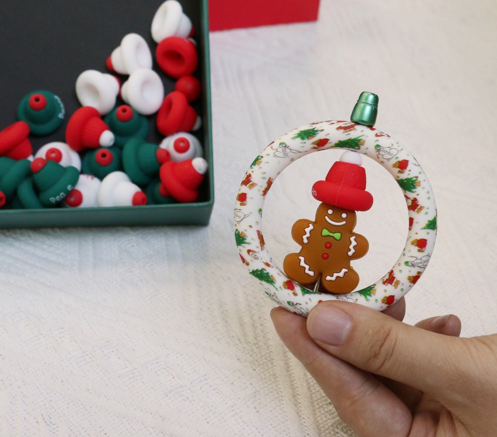 Paisen manufacturer Custom durable fun Christmas series beads 100% Safe Silicone Focals for Professional