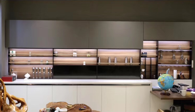 Italian Design Aluminum Hardware Wine Display Bar Cabinet Shelf Kitchen Rack with LED Living Room Cabinets
