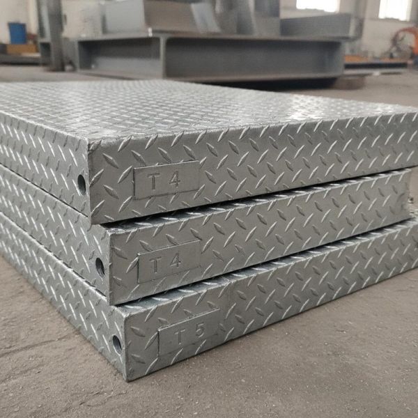 T4 T5 Galvanized Steel Stair Treads With Checkered Plate For Industry Floor