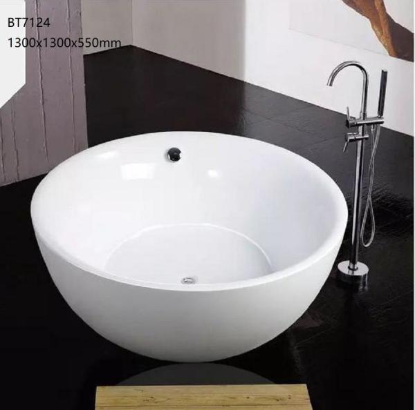 Circular Freestanding Jacuzzi Bathtub / Round Soaking Tub Long Working Life