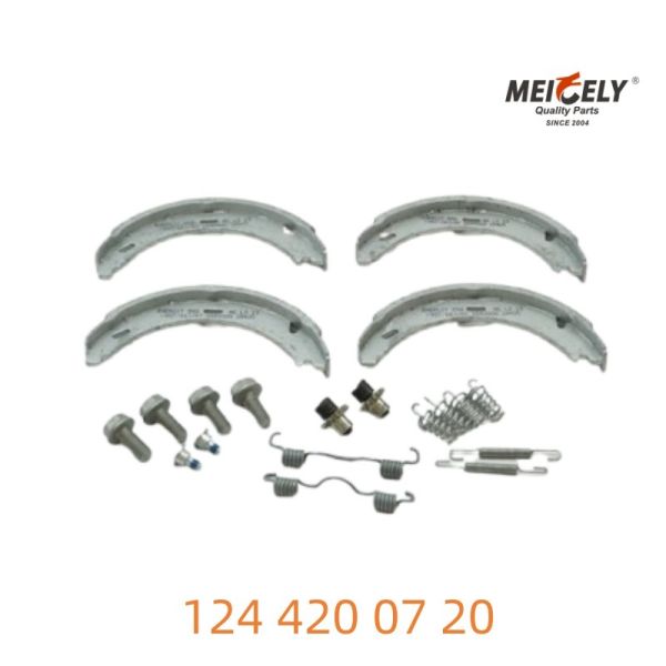 124 420 07 20 メルセデス・ベンツ用のOEM駐車ブレーキシューセット