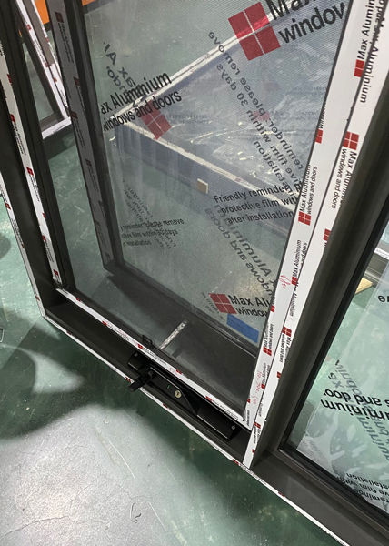Luxury Meets Efficiency – Thermally Broken Awning Window