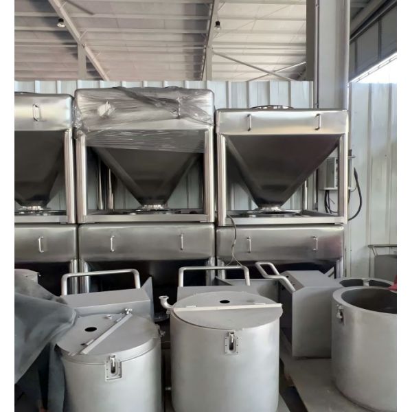 GMP Pharma Lifter Automatic 500L Hopper Lifting And Feeding Machine