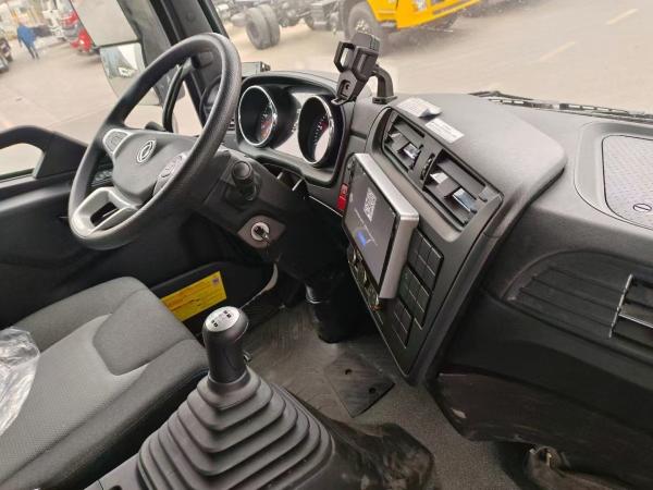 Dongfeng KR Cummins Engine Refrigerator Truck / Refrigerated Freezer Van Truck