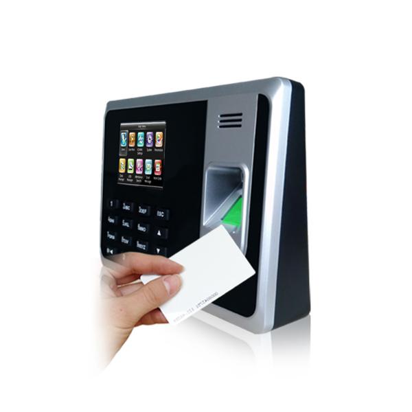Présence de temps d'empreintes digitales et de cartes RFID avec rapport Excel de logiciel SSR No Need