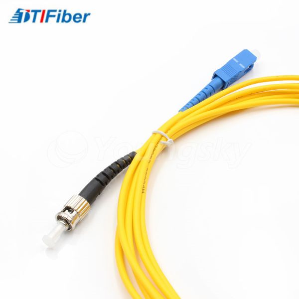 СК УПК к вносимой потере дуплекса ОМ3 0.3дБ прыгуна кабеля заплаты волокна СТ крытой