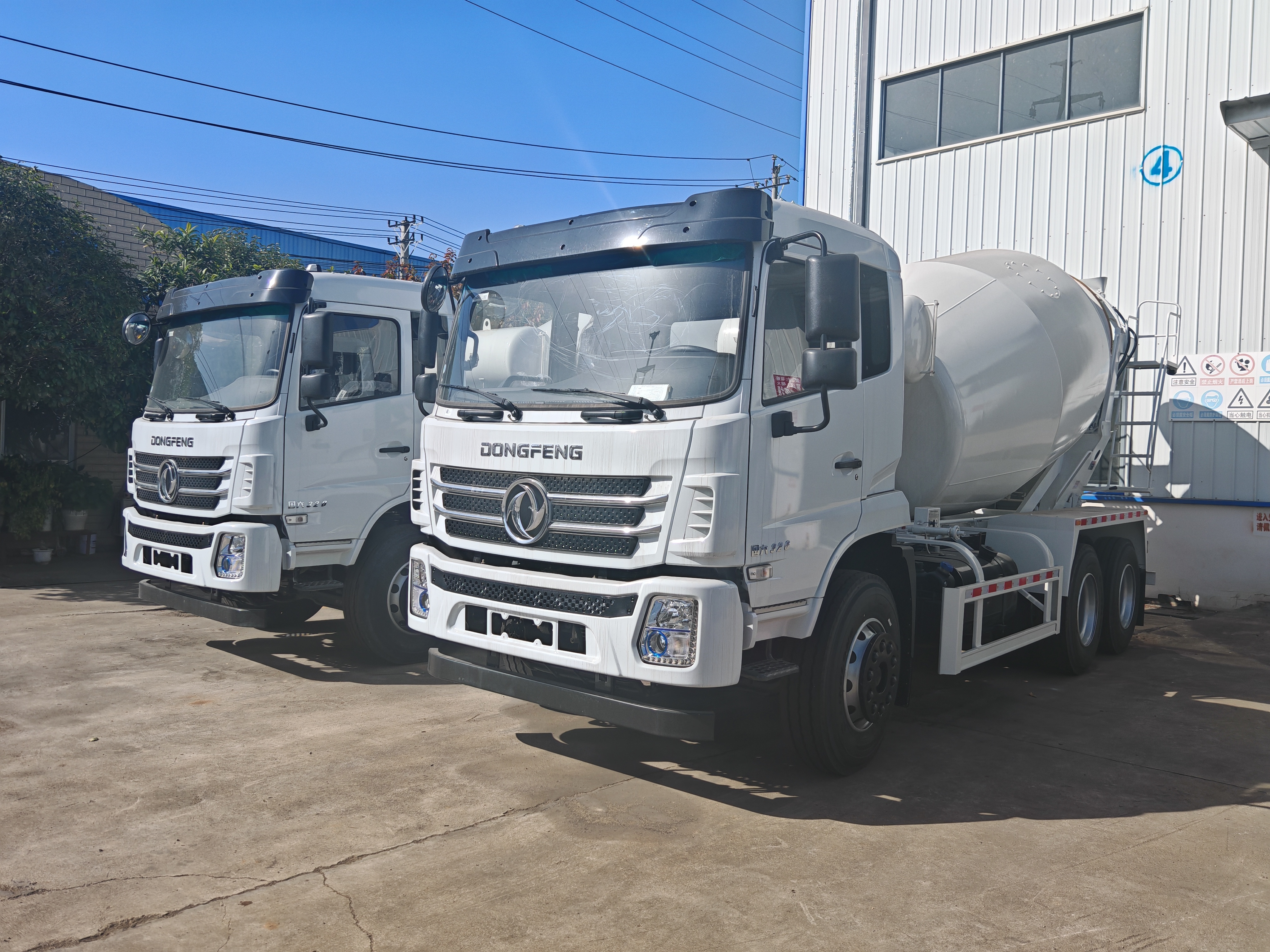 Dongfeng 10 Wheels 18tons Construction Machinery Cement Tranasport Concretre