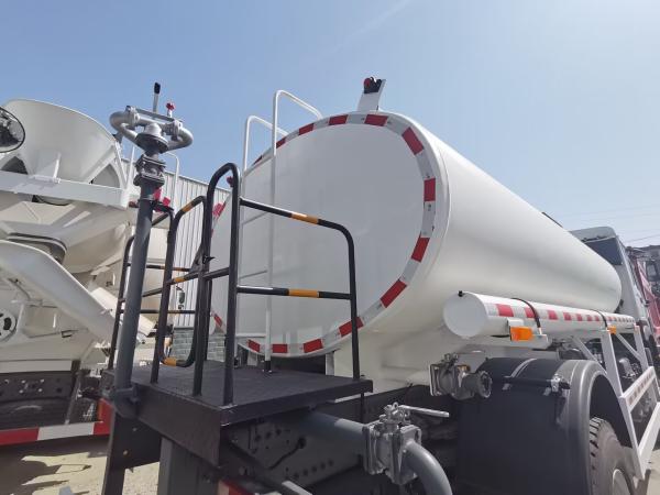 HOWO SINOTRUK Caminhão de tanque de água 300HP com função de lavagem de alta pressão