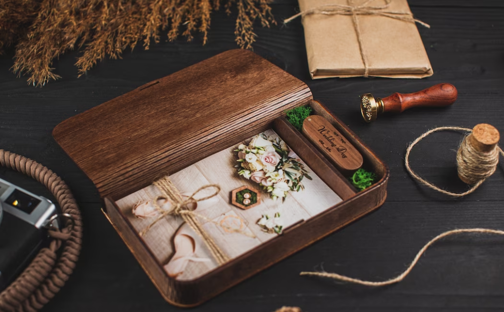 wooden box Personalized wedding box as a gift A box with laser engraving