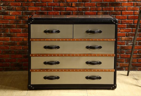 Mirror Steel Vintage Leather Steamer Trunk 5 Drawers Black Genuine Leather Handle Wooden Bar