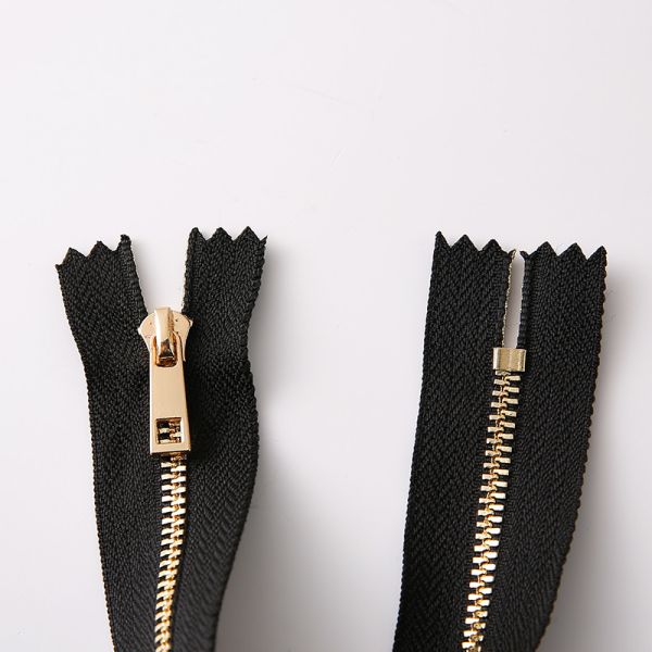 Secure Fastening #3 Metal Zippers Eco Friendly Close End Zippers With Standard Finish