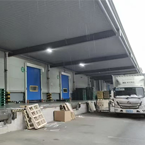 1.2–2.0 Mm Door Curtain Optional Viewing Window High Speed Zipper Door For Loading & Unloading Buffer Area