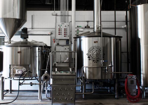 Micro Brewing Systems 600L Small Microbrewery Equipment With Steam Heating