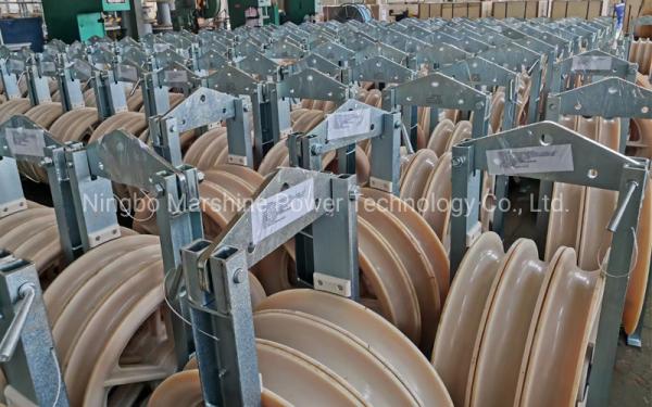20KN Galvanized Nylon Sheave Overhead Wire Stringing Blocks For Aerial Cable Pulley Block