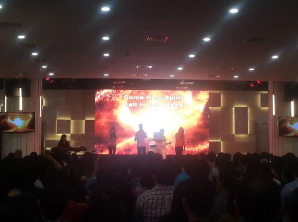 CE RoHS P5.95 Led Stage Backdrop Display , Large Led Screens For Concerts