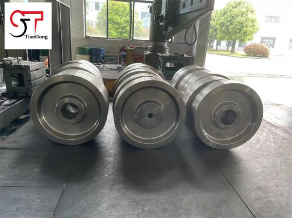 Alloy Steel Metal Forgings 42CrMo Rough Machined Crane Wheel