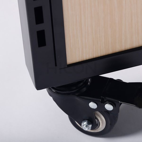 Apparel Retail Store 4 Caster Clothing Rack Free Standing Clothing Display Rack