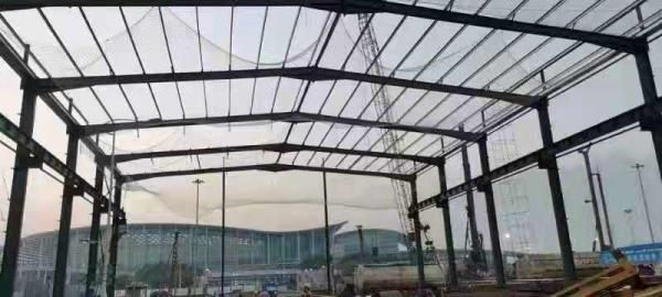 Construção da armação de aço de Q235 H com o telhado do painel de sanduíche