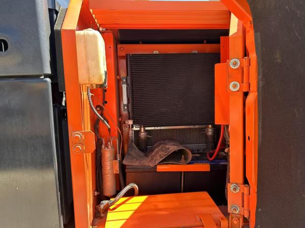 Used HITACHI ZX70 Mini Japanese Excavator 7 Ton Zaxis 70 with Isuzu Engine Crawler Moving Type