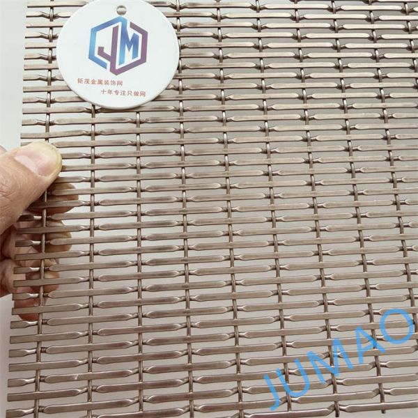 Portable Wire Mesh Room Divider Offering Easy Installation and Flexible Layout Options for Workspace Organization