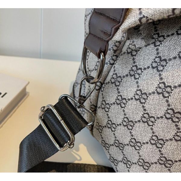 Trendy And Fashionable Women Travel Bag Dry And Wet Separation Travel Bag