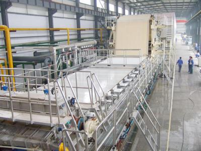 300T / D Corrugated Cardboard Fluting Kraft Paper Machine 5400mm Jumbo Roll Production Line