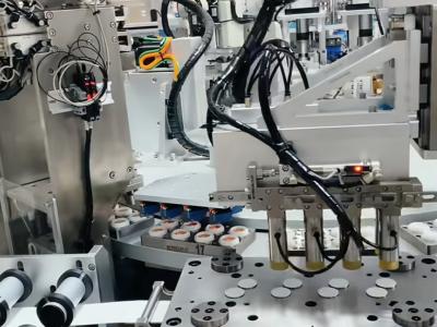 Machine de remplissage automatique de déshydratant non standard de grande capacité