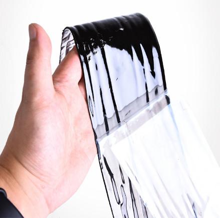 Membrana impermeável auto-aderente para isolamento térmico interno resistente à umidade